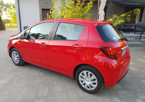 Toyota Yaris cena 38300 przebieg: 123000, rok produkcji 2015 z Chodzież małe 211